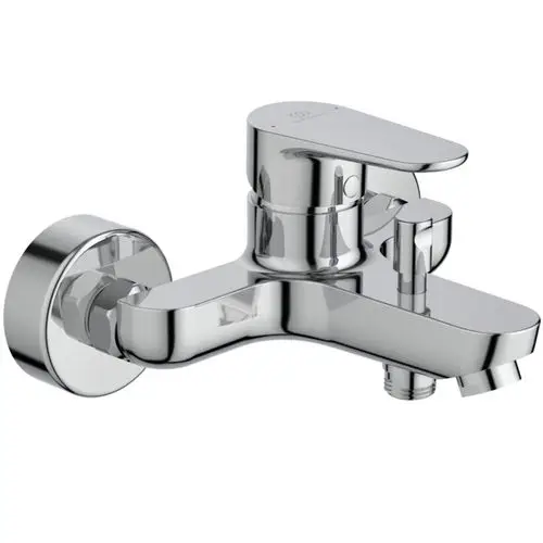 Chromene Badearmatur von Ideal Standard mit einem Hebel zur Wasserregulierung. Die Armatur ist für die Wandmontage vorgesehen.